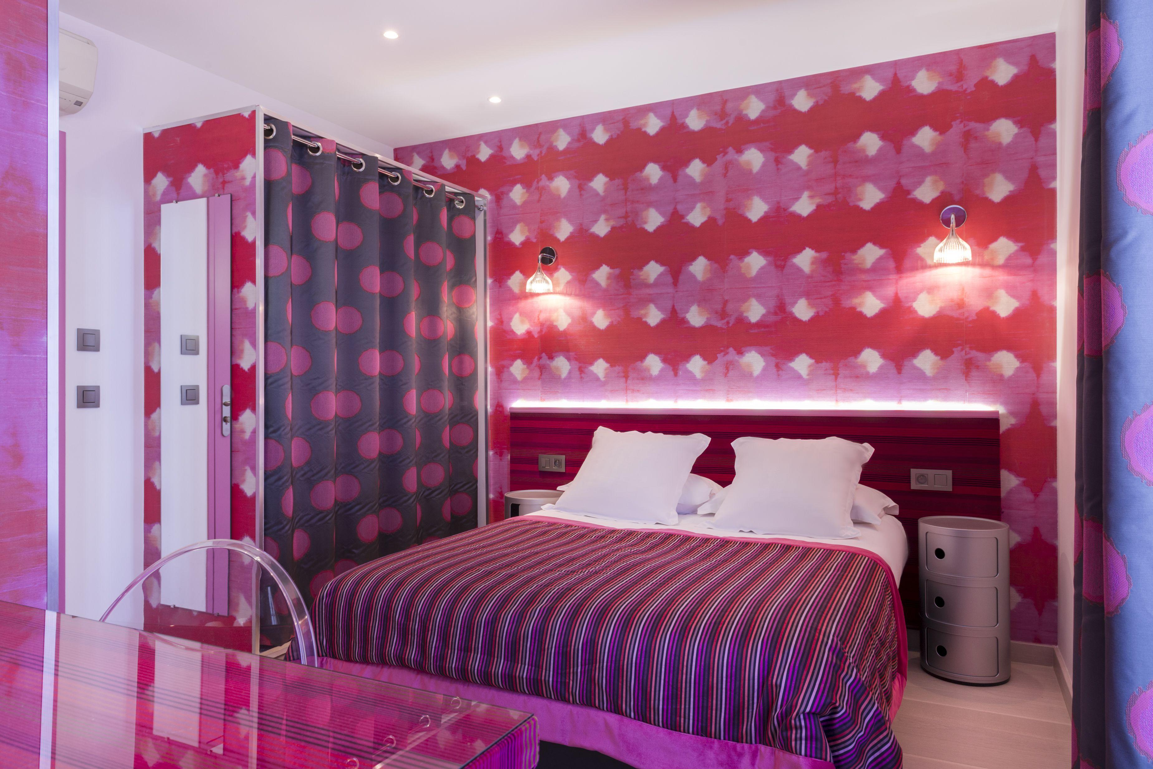 Wyld Saint Germain Hotel