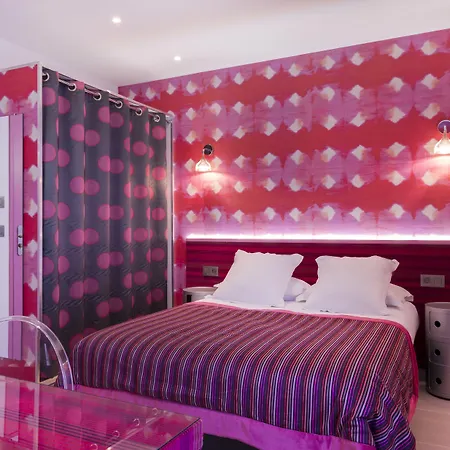 Wyld Saint Germain Hotel